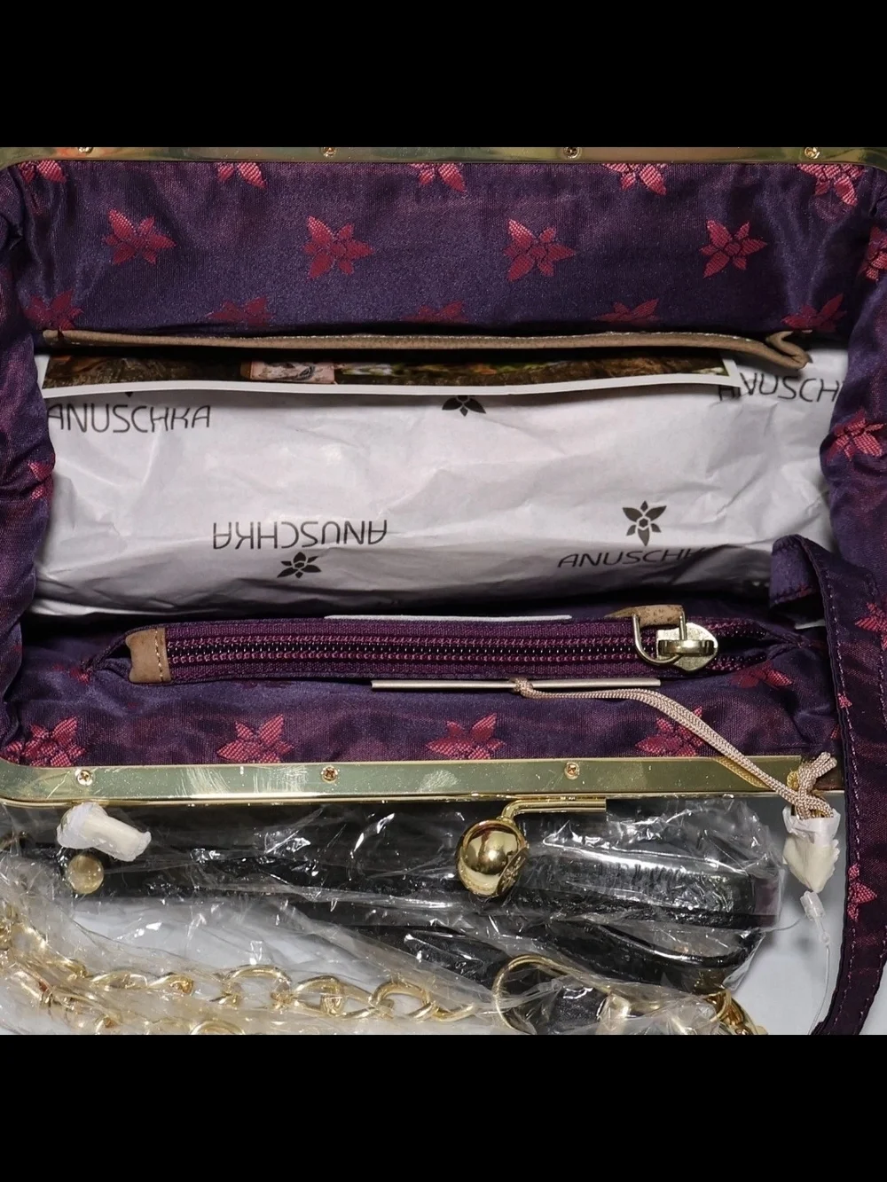 Anuschka Jungle Giraffe Hand-Painted Leather Kiss-Lock Crossbody Clutch Purse